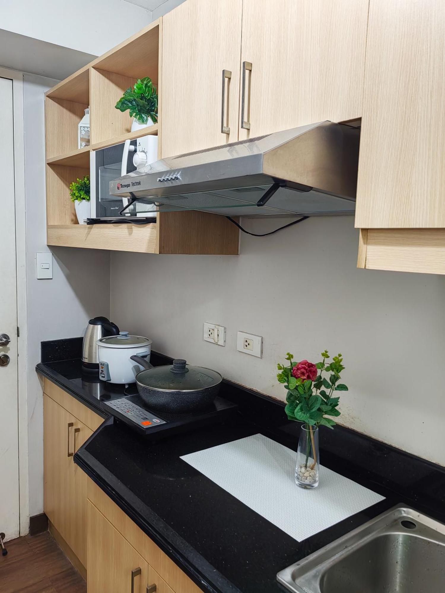 La Verti Residences Staycation Манила Экстерьер фото